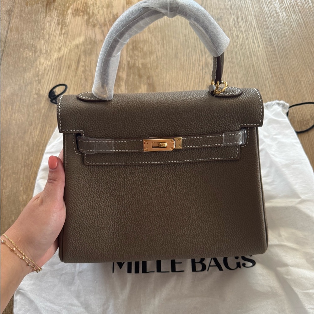 Mille bag with 2 different straps.